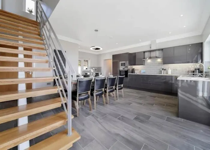 The View At Bayview * Downings